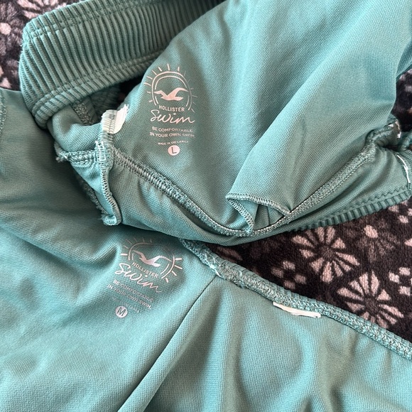 Hollister Bikini - Picture 3 of 3